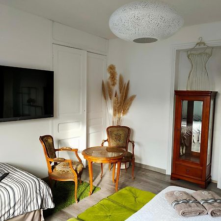 A La Villa Perroy Les Chambres Sont Spacieuses Et Les Petit-Dejeuners Offerts Dunkirk Exterior foto